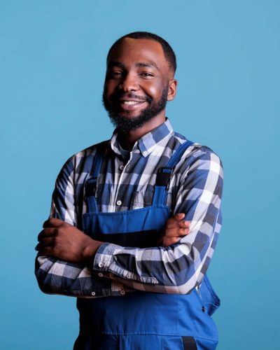 1-1-happy-african-american-builder-in-uniform-resized