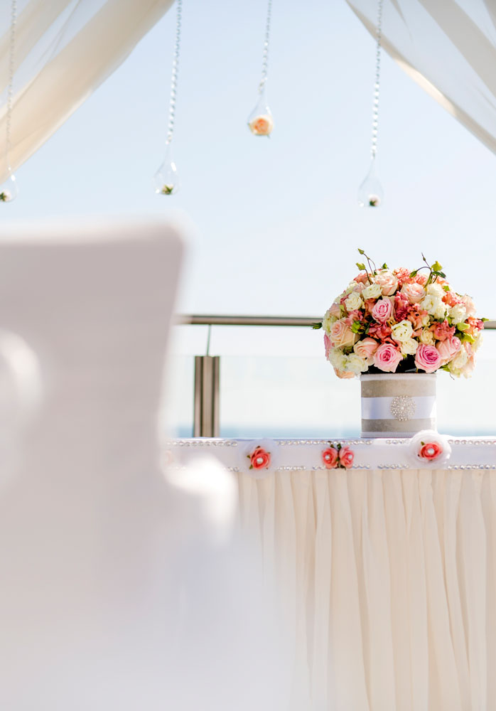 beautiful-wedding-decoration-with-roses-2021-08-29-06-59-52-utc-4