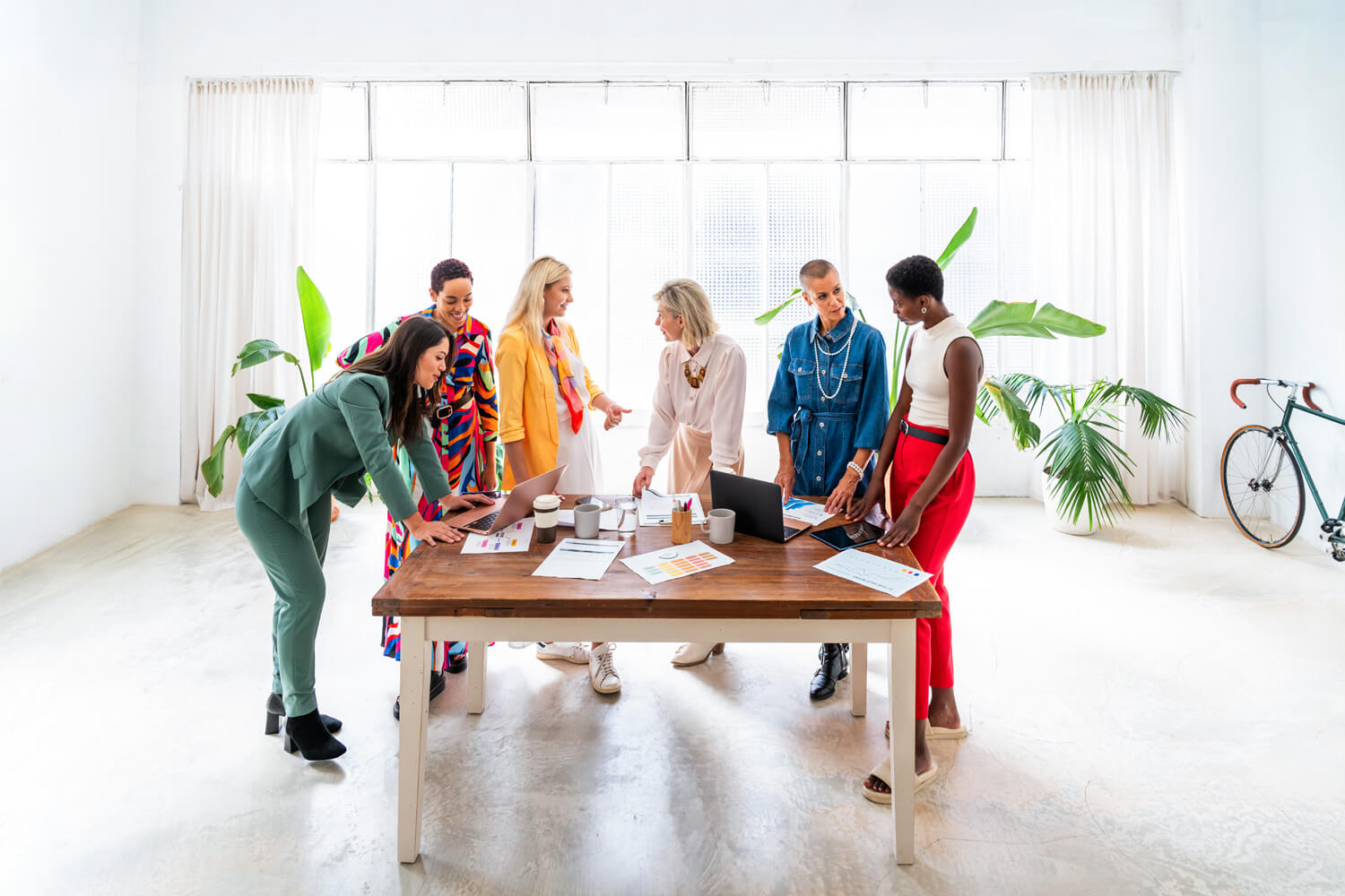 Designing Brands That Stand Out in a Crowded  Digital World